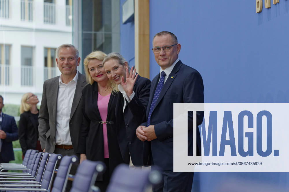 AfD-Wahlnachlese MV und Berlin 2026-09-21 Deutschland, Berlin Bundespressekonferenz: Nachlese der Landtagswahl in Mecklenburg-Vorpommern und der Wahl zum Berliner Abgeordnetenhaus durch die AfD. Im Bild v.l. Leif-Erik Holm, AfD-Kandidat für das Amt des Ministerpräsidenten in Mecklenburg-Vorpommern, Kristin Brinker, AfD-Spitzenkandidatin für Berlin, Dr. Alice Weidel, Bundesprecherin der AfD und Co-Vorsitzende der AfD-Fraktion im Deutschen Bundestag, Tino Chrupalla, Bundesprecher der AfD und Co-Vorsitzender der AfD-Fraktion im Deutschen Bundestag.