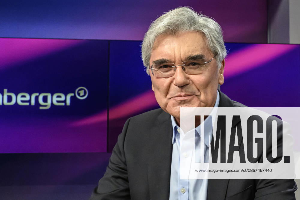Im Bild v.l.: Joe Kaeser (Siemens Energy), GER, Berlin, Studio, zu Gast bei Maischberger, politische Talkshow, TV, Format, mit Moderatorin Sandra Maischberger, Das Erste, aus Adlershof Am Studio 20, 21.09.2026,