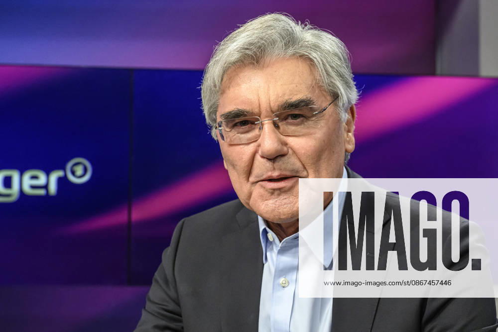 Im Bild v.l.: Joe Kaeser (Siemens Energy), GER, Berlin, Studio, zu Gast bei Maischberger, politische Talkshow, TV, Format, mit Moderatorin Sandra Maischberger, Das Erste, aus Adlershof Am Studio 20, 21.09.2026,