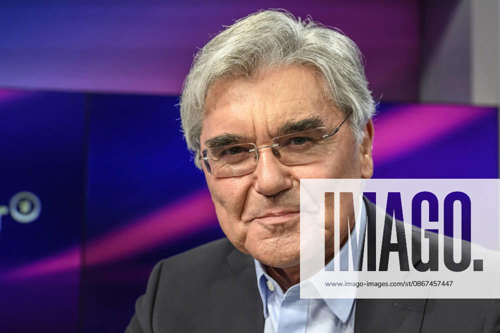 Im Bild v.l.: Joe Kaeser (Siemens Energy), GER, Berlin, Studio, zu Gast bei Maischberger, politische Talkshow, TV, Format, mit Moderatorin Sandra Maischberger, Das Erste, aus Adlershof Am Studio 20, 21.09.2026,