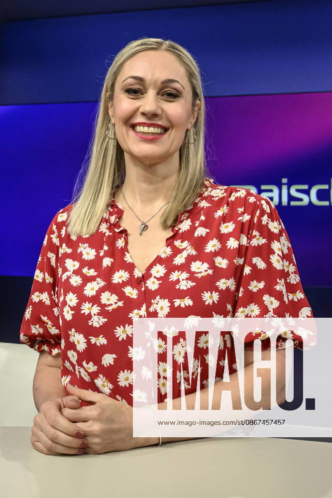 Im Bild v.l.: Ruth Moschner (Moderatorin), GER, Berlin, Studio, zu Gast bei Maischberger, politische Talkshow, TV, Format, mit Moderatorin Sandra Maischberger, Das Erste, aus Adlershof Am Studio 20, 21.09.2026,