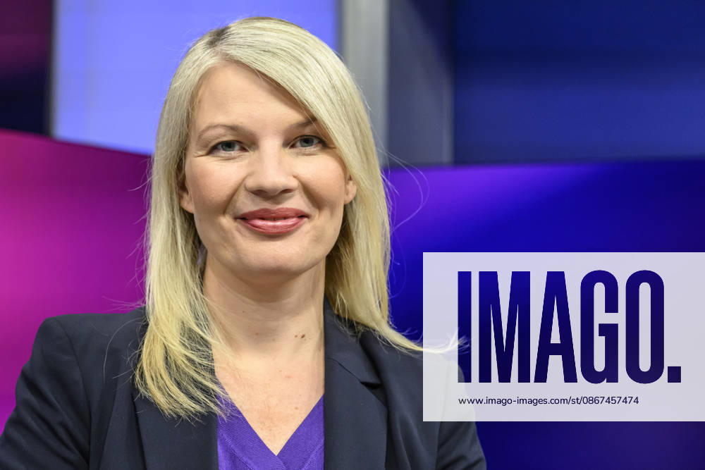Im Bild v.l.: Annett Meiritz (Handelsblatt), GER, Berlin, Studio, zu Gast bei Maischberger, politische Talkshow, TV, Format, mit Moderatorin Sandra Maischberger, Das Erste, aus Adlershof Am Studio 20, 21.09.2026,