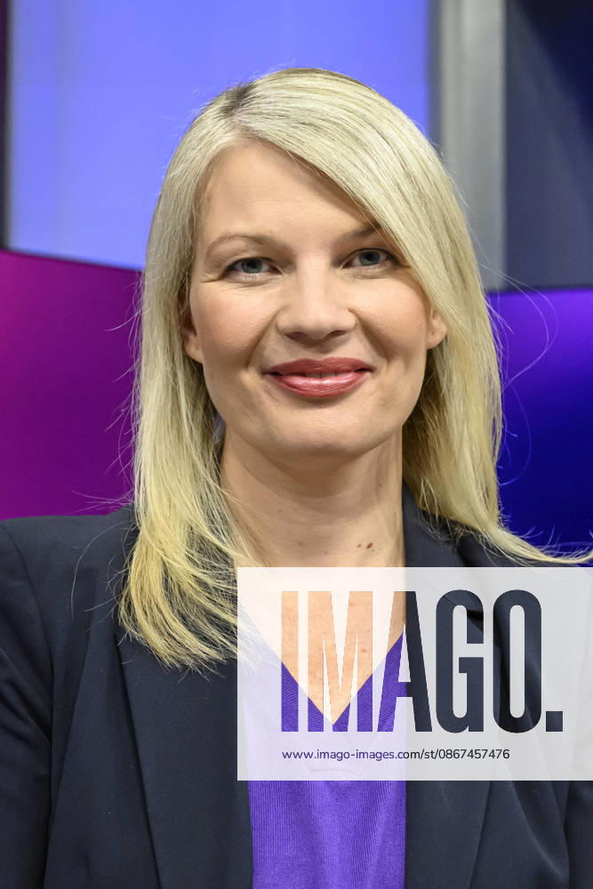 Im Bild v.l.: Annett Meiritz (Handelsblatt), GER, Berlin, Studio, zu Gast bei Maischberger, politische Talkshow, TV, Format, mit Moderatorin Sandra Maischberger, Das Erste, aus Adlershof Am Studio 20, 21.09.2026,