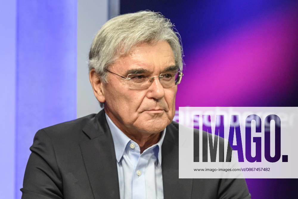 Im Bild v.l.: Joe Kaeser (Siemens Energy), GER, Berlin, Studio, zu Gast bei Maischberger, politische Talkshow, TV, Format, mit Moderatorin Sandra Maischberger, Das Erste, aus Adlershof Am Studio 20, 21.09.2026,