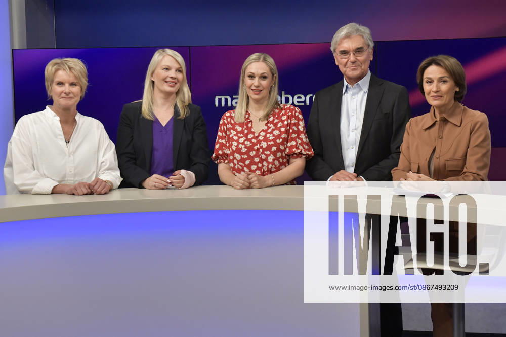 Susanne Gaschke, Annett Meiritz, Ruth Moschner, Joe Kaeser und Sandra Maischberger in der ARD-Talkshow maischberger im Studio Berlin Adlershof. Berlin