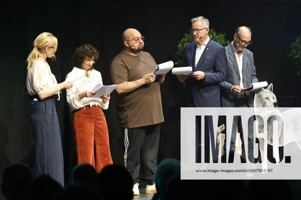 Christine Sommer, Isabel Varell, Bora, Axel Tschersich und Martin Brambach bei der 10. Verleihung des Comedy-Preises Recklinghäuser Hurz im Ruhrfestspielhaus. Recklinghausen