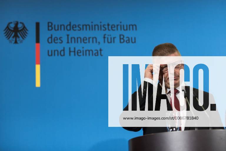 Thomas Haldenwang waehrend der Vorstellung des neunen Pra??sidenten des Bundesamtes fu??r Verfassungsschutz am 15.11.2018 im Innenministerium in Berlin, Deutschland. Nachdem der fruehere Pr??sident Hans-Georg Maassen von seinem Posten entbunden wurde, ist nun der ehemalige Vize Thomas Haldenwang zum Praesidenten des Bundesamtes fu??r Verfassungsschutz ernannt worden.