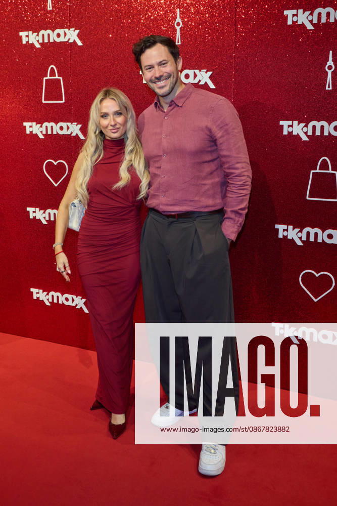Jenny Koepper und Sebastian Klaus - Wiedereroeffnung nach Erweiterung des TK Maxx Stores unter dem CODE RED Night am Alexanderplatz in Berlin am 24.09.2026. TK Maxx Store Re-Opening