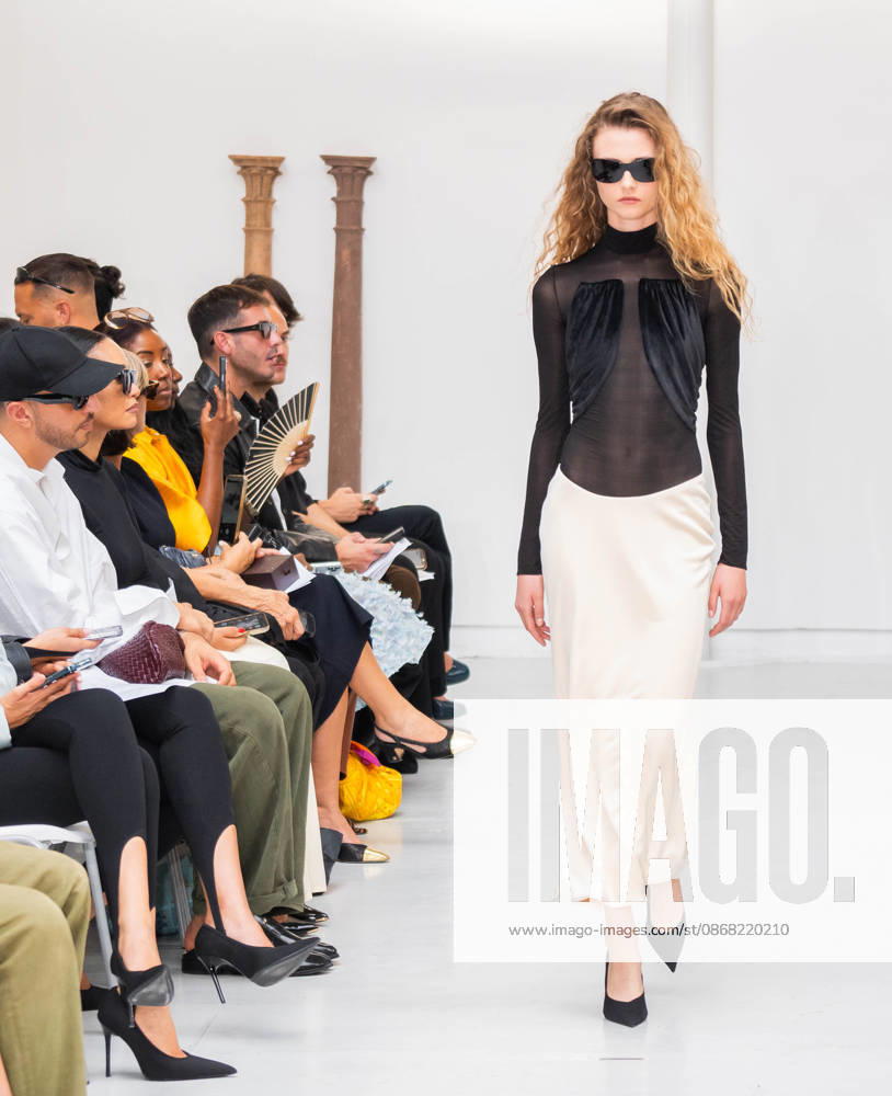 Paris Fashion Week Women s Wear SPRING SUMMER 2027 Collection by BUC AKYOL, September 29, 2026; Photography by Sylvie Lefort; MAXPPP 09 29 2026 @Sylvie Lefort Photography MAXPPP 09 29 26 Models present creations from the Women’s Spring Summer 2027 collection by BUC AKYOL during Paris Fashion Week, in Paris, France, September 29, 2026. The presentation of the women’s collections ran from September 28 to October 6, 26