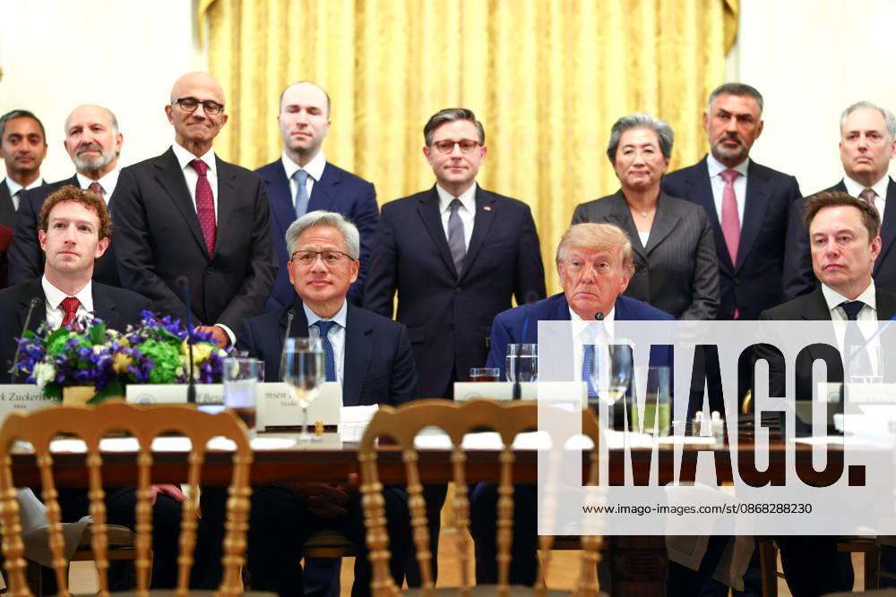 WASHINGTON, DC - SEPT. 29: United States President Donald J Trump speaks at a meeting and luncheon on super intelligence in the East Room of the White House alongside Facebook founder and Meta CEO Mark Zuckerberg, left, Nvidia President and CEO Jensen Huang, and Tesla and SpaceX CEO Elon Musk on Tuesday, Sept. 29, 2026 in Washington, D.C. Speaker of the US House of Representatives Mike Johnson (Republican of Louisiana) and other elected Republicans and tech executives also attended Washington USA - ZUMAs152 20260929_faa_s152_065