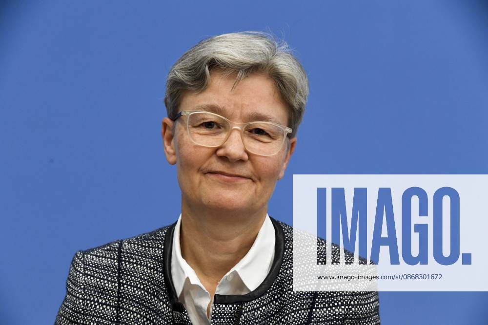 ABB BPK- Regina Therese Riphahn deutsche Wirtschaftswissenschaftlerin Thema Vorstellung Bericht Postinfektioese Erkrankungen Versorgung, Forschung und Praevention am Beispiel von Long Covid auf der BPK Bundespressekonferenz in Berlin am 01.10.2026 Berlin Deutschland