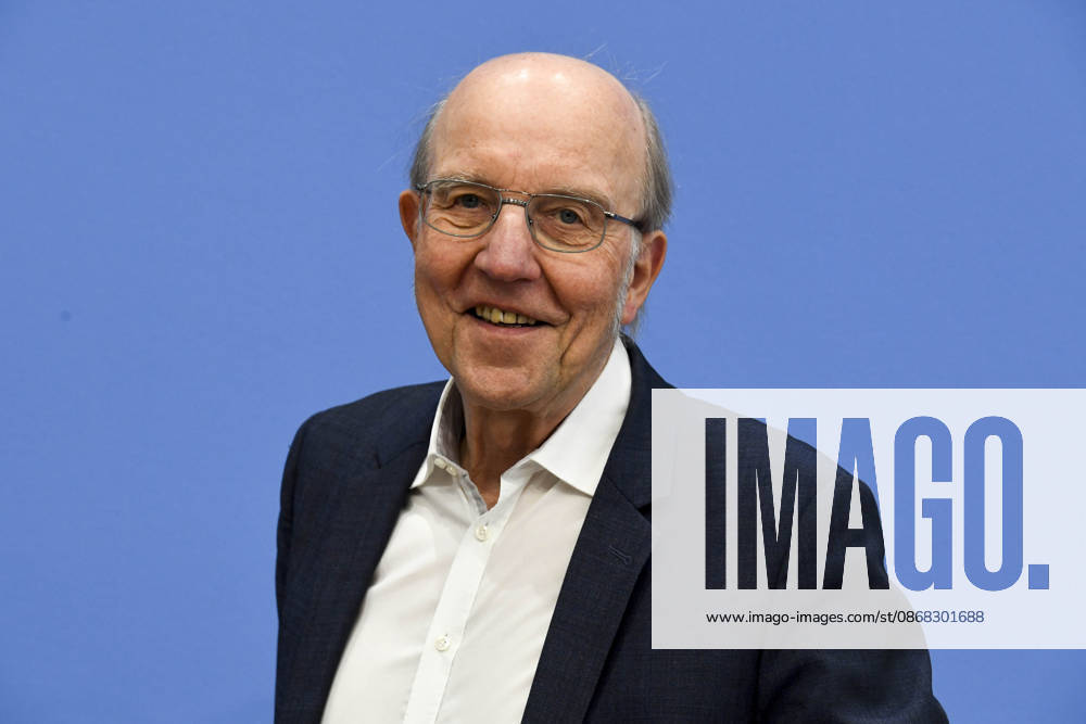 ABB BPK- Prof. Dr. Norbert Suttorp vom Faecherverbund Infektiologie, Pneumologie und Intensivmedizin Thema Vorstellung Bericht Postinfektioese Erkrankungen Versorgung, Forschung und Praevention am Beispiel von Long Covid auf der BPK Bundespressekonferenz in Berlin am 01.10.2026 Berlin Deutschland