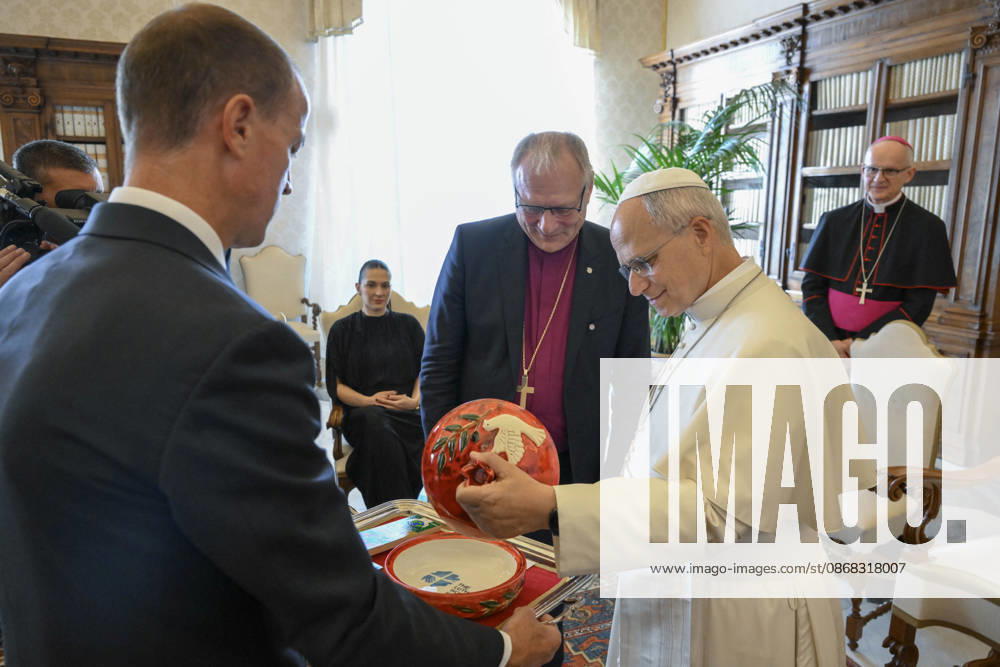 ITALY - PRIVATE AUDIENCE - VATICAN-2026 10 1 Italy, Rome, Vatican, 2026 10 1 Pope Leo XIV receives a delegation from the Lutheran World Federation in a private audience at The Vatican . - NO BOOKS