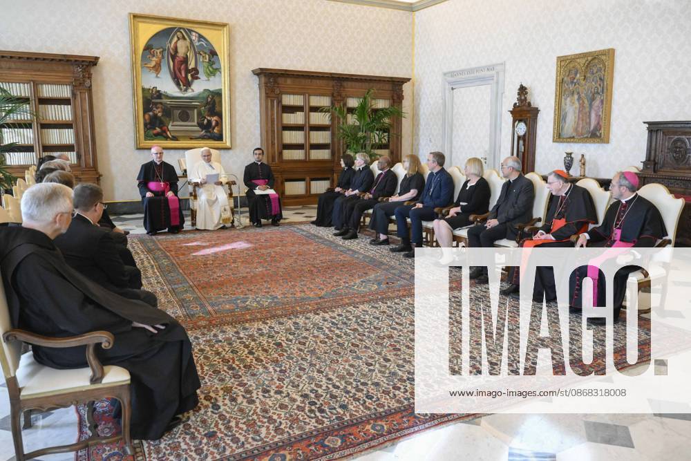 ITALY - PRIVATE AUDIENCE - VATICAN-2026 10 1 Italy, Rome, Vatican, 2026 10 1 Pope Leo XIV receives a delegation from the Lutheran World Federation in a private audience at The Vatican . - NO BOOKS