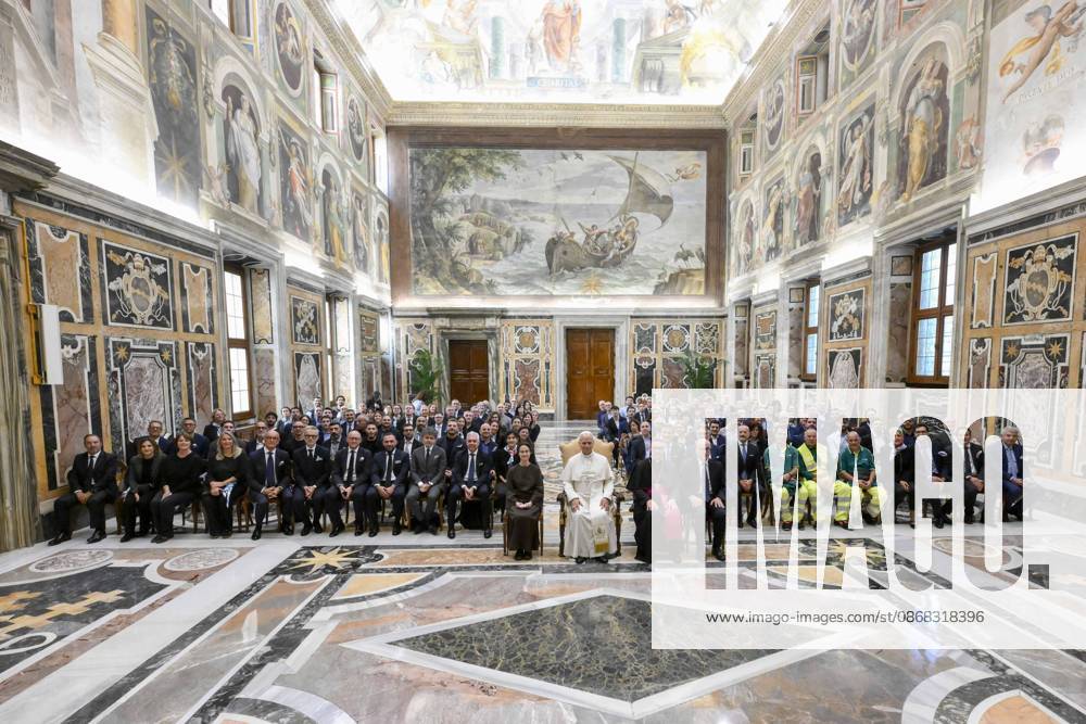 ITALY - PRIVATE AUDIENCE - VATICAN-2026 10 1 Italy, Rome, Vatican, 2026 10 1 Pope Leo XIV receives Delegation from the Hera Group in a private audience at The Vatican . - NO BOOKS