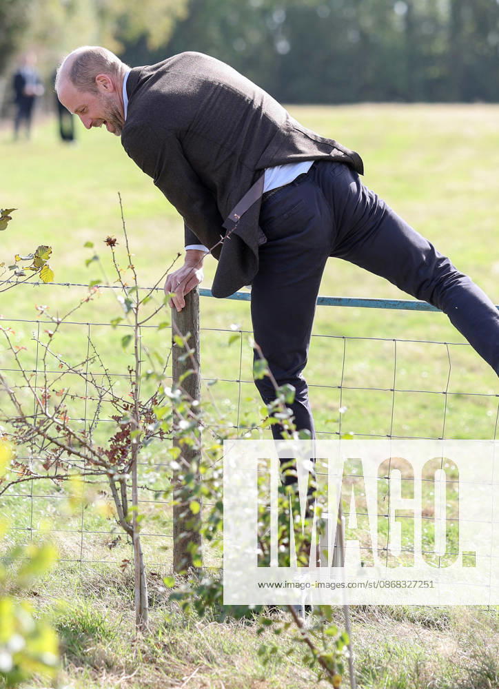 The Prince Of Wales Visits Monmouthshire And Herefordshire ABERGAVENNY, WALES - OCTOBER 01: Prince William, Prince Of Wales climbs over a wire fence during a visit to the charity Stump Up For Trees, to hear about the charity s goal of planting one million native trees across South Wales, at White Castle Farm on October 01, 2026 in Abergavenny, Wales. The Prince of Wales also visited the region to meet with those tackling the threat of flooding caused by extreme weather conditions., Credit:Chris Jackson PA ROTA - B68 Avalon United Kingdom, Wales, Abergavenny