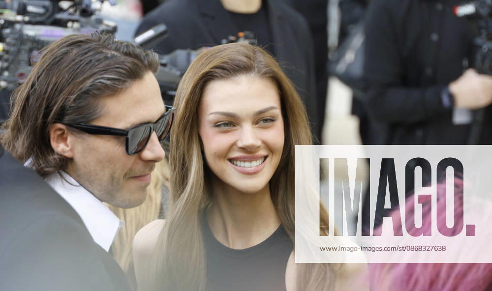Brooklyn Beckham and his wife Nicola Peltz arrive at the Balenciaga Spring Summer 2027 Women’s Ready-to-Wear fashion show during Paris Fashion Week (PFW) at the Tennis Club de Paris, France, on October 1, 2026. Christophe Aubert, Bestimage. Arrivals at the Balenciaga fashion show as part of Paris RTW Spring Summer 2027 Fashion Week held at the Tennis Club de Paris on October 1, 2026, in Paris, France. Paris, France