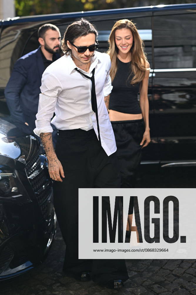 Brooklyn Beckham and his wife Nicola Peltz are back at their hotel after the Balenciaga fashion show during Paris Fashion Week on October 1, 2026. Brooklyn Beckham, who has remained estranged from his family since his 2022 wedding, is unlikely to attend the show for his mother V Beckham’s fashion house, scheduled for October 2, 2026. Pierre Perusseau Bestimage Brooklyn Beckham and his wife Nicola Peltz are back at their hotel following the Balenciaga show during PFW Fashion Week on October 1, 2026 Brooklyn Beckham, who has remained estranged from his family since his 2022 wedding, is unlikely to attend the show for his mother V Beckham’s fashion house, scheduled for October 2, 2026, in Paris, France