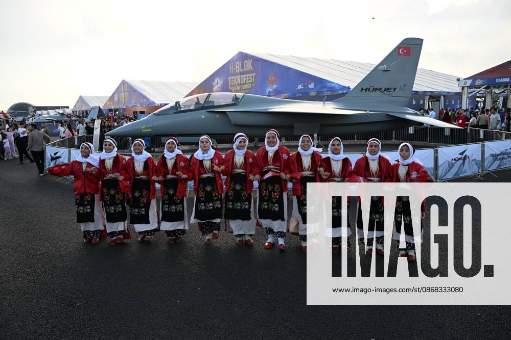 TEKNOFEST Southeast in Turkiye s Sanliurfa SANLIURFA, TURKIYE - OCTOBER 1: A folk dance performance is held during the Aviation, Space and Technology Festival (TEKNOFEST), as it continues on its second day at Sanliurfa GAP Airport in Sanliurfa, Turkiye, on October 1, 2026. Ozkan Bilgin Anadolu Sanliurfa Turkey. Editorial use only. Please get in touch for any other usage.
