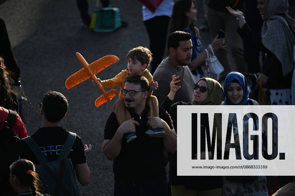 TEKNOFEST Southeast in Turkiye s Sanliurfa SANLIURFA, TURKIYE - OCTOBER 1: Visitors enjoy the Aviation, Space and Technology Festival (TEKNOFEST), as it continues on its second day at Sanliurfa GAP Airport in Sanliurfa, Turkiye, on October 1, 2026. Ozkan Bilgin Anadolu Sanliurfa Turkey. Editorial use only. Please get in touch for any other usage.