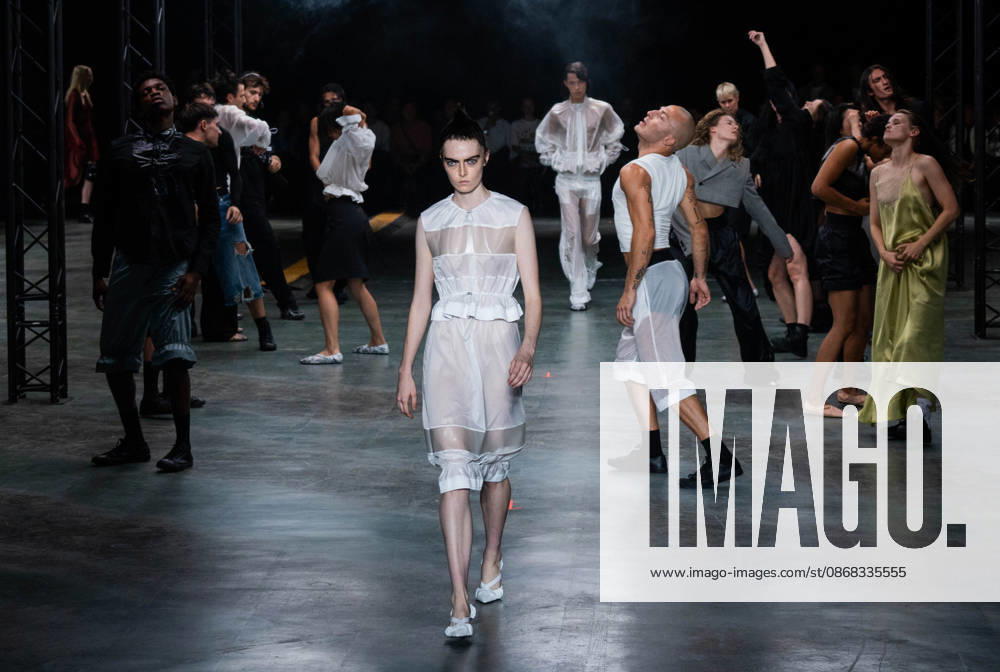 Paris Fashion Week Women s Wear SPRING SUMMER 2027 Collection by ALAINPAUL, October 1, 2026, photography by Sylvie Lefort, MAXPPP 01 10 2026 @Sylvie Lefort Photography MAXPPP 10 01 26 Models showcase designs from the ALAINPAUL Women’s Spring Summer 2027 collection during Paris Fashion Week in Paris, France, October 1, 2026. The Women’s collections were presented from September 28 to October 6, 26