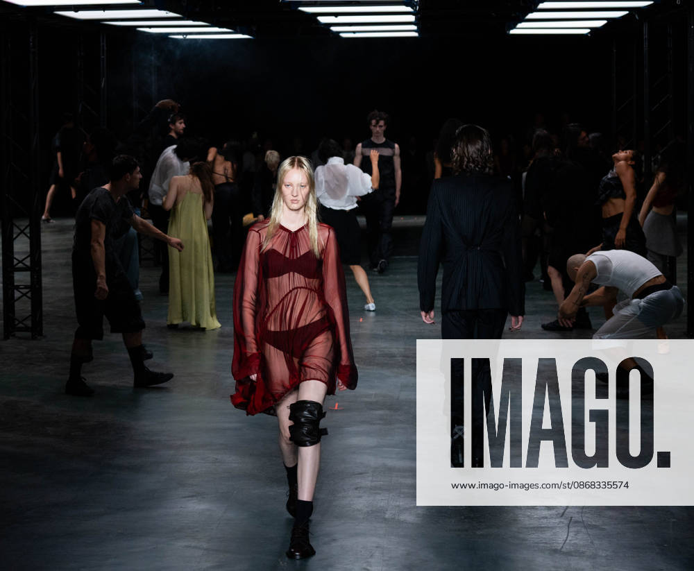 Paris Fashion Week Women s Wear SPRING SUMMER 2027 Collection by ALAINPAUL, October 1, 2026, photography by Sylvie Lefort, MAXPPP 01 10 2026 @Sylvie Lefort Photography MAXPPP 10 01 26 Models showcase designs from the ALAINPAUL Women’s Spring Summer 2027 collection during Paris Fashion Week in Paris, France, October 1, 2026. The Women’s collections were presented from September 28 to October 6, 26