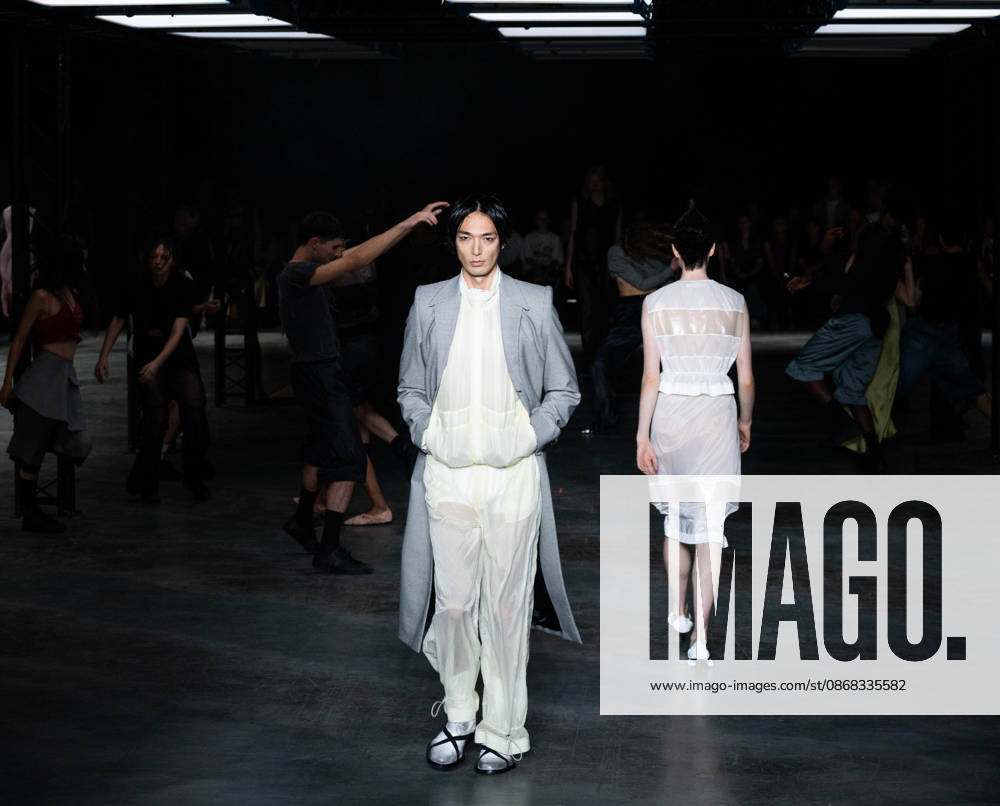 Paris Fashion Week Women s Wear SPRING SUMMER 2027 Collection by ALAINPAUL, October 1, 2026, photography by Sylvie Lefort, MAXPPP 01 10 2026 @Sylvie Lefort Photography MAXPPP 10 01 26 Models showcase designs from the ALAINPAUL Women’s Spring Summer 2027 collection during Paris Fashion Week in Paris, France, October 1, 2026. The Women’s collections were presented from September 28 to October 6, 26