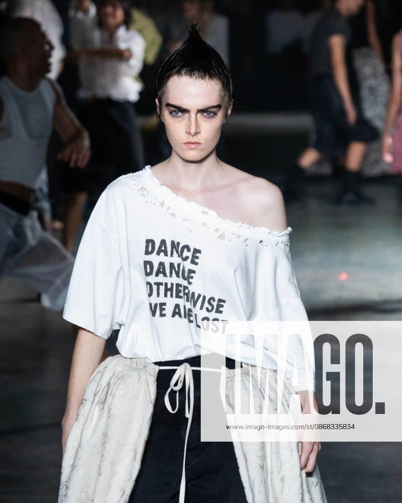 Paris Fashion Week Women s Wear SPRING SUMMER 2027 Collection by ALAINPAUL, October 1, 2026, photography by Sylvie Lefort, MAXPPP 01 10 2026 @Sylvie Lefort Photography MAXPPP 10 01 26 Models showcase designs from the ALAINPAUL Women’s Spring Summer 2027 collection during Paris Fashion Week in Paris, France, October 1, 2026. The presentation of the women’s collections took place from September 28 to October 6, 26