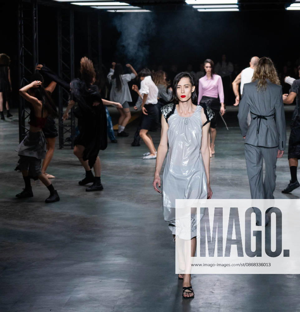 Paris Fashion Week Women s Wear SPRING SUMMER 2027 Collection by ALAINPAUL, October 1, 2026, photography by Sylvie Lefort, MAXPPP 01 10 2026 @Sylvie Lefort Photography MAXPPP 10 01 26 Models showcase designs from the ALAINPAUL Women’s Spring Summer 2027 collection during Paris Fashion Week in Paris, France, October 1, 2026. The women’s collections were presented from September 28 to October 6, 26.