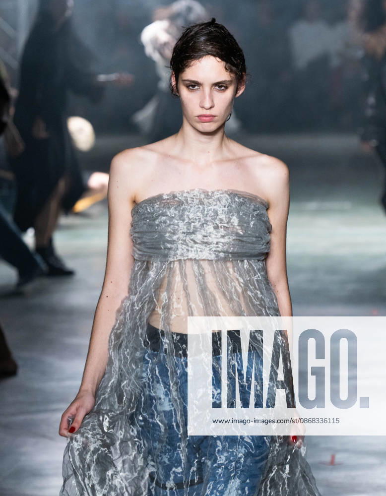 Paris Fashion Week Women s Wear SPRING SUMMER 2027 Collection by ALAINPAUL, October 1, 2026; Photography by Sylvie Lefort; MAXPPP 01 10 2026 @Sylvie Lefort Photography MAXPPP October 1, 2026 Models showcase designs from the ALAINPAUL Women’s Spring Summer 2027 collection during Paris Fashion Week in Paris, France, October 1, 2026. The women’s collections were presented from September 28 to October 6, 26.
