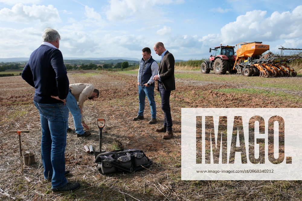 Britain s Prince William on a visit examining the role of regenerative farming in climate resilience, in Hereford Britain s Prince William meets Harry Davies, the incoming tenant of the Duchy of Cornwall s first regenerative Farm Business Tenancy, during a visit to examine the role of regenerative farming in climate resilience in Hereford, Britain, October 1, 2026., Credit:Mathieu Willcocks PA ROTA - B68 Avalon UNITED KINGDOM, Hereford