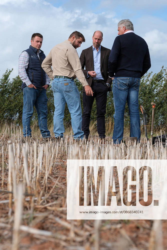 Britain s Prince William on a visit examining the role of regenerative farming in climate resilience, in Hereford Britain s Prince William speaks with Regenified s Josh Fontenot and John Gregson, next to Harry Davies, the incoming tenant of the Duchy of Cornwall s first regenerative Farm Business Tenancy, during a visit to examine the role of regenerative farming in climate resilience in Hereford, Britain, October 1, 2026., Credit:Mathieu Willcocks PA ROTA - B68 Avalon UNITED KINGDOM, Hereford
