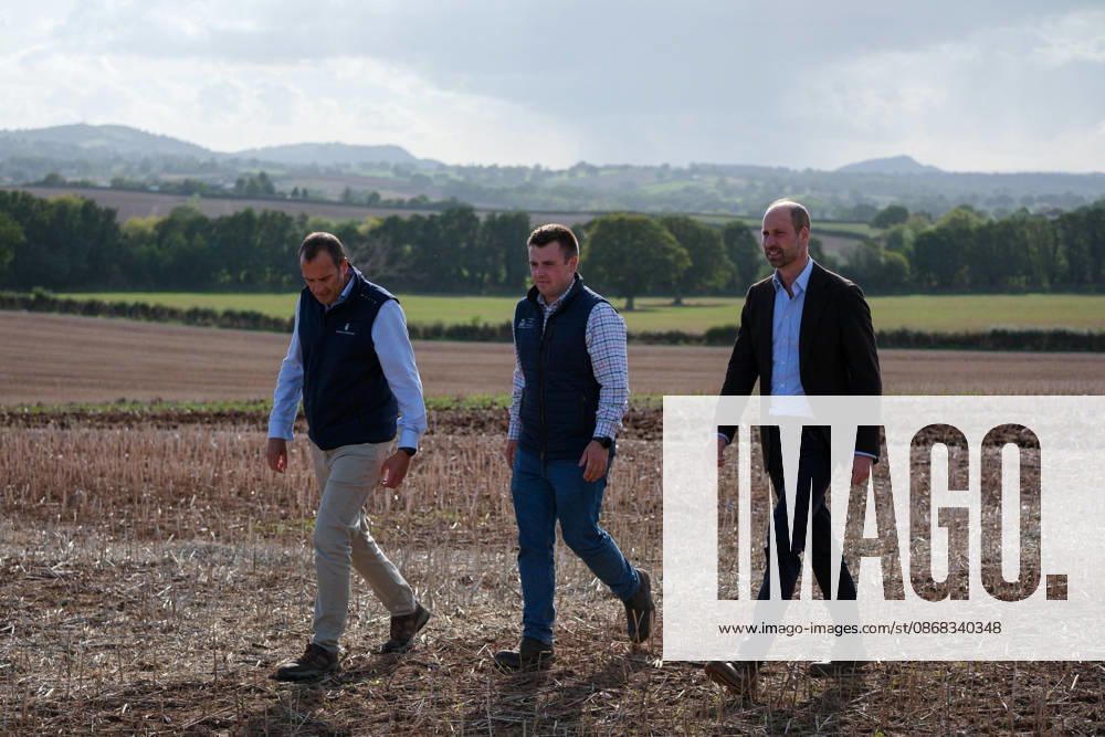 Britain s Prince William on a visit examining the role of regenerative farming in climate resilience, in Hereford Britain s Prince William meets Harry Davies, the incoming tenant of the Duchy of Cornwall s first regenerative Farm Business Tenancy, during a visit to examine the role of regenerative farming in climate resilience in Hereford, Britain, October 1, 2026., Credit:Mathieu Willcocks PA ROTA - B68 Avalon UNITED KINGDOM, Hereford