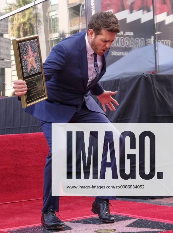 Los Angeles, California, U.S - Singer Michael BublŽ attends his star ceremony on the Hollywood Walk of Fame Star where he was the recipient of the 2,650th star on the Hollywood Walk of Fame in the category of Recording on November 16, 2018 in Los Angeles. Los Angeles U.S. - ZUMAc68_ 20181116_zaf_c68_011