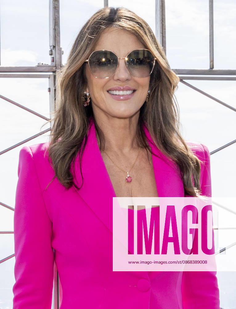 ELIZABETH HURLEY visits the Empire State Building in New York to honor Breast Cancer Awareness Month and the Breast Cancer Campaign with The Estee Lauder Company. 1 October 2026 New York USA - ZUMAa265 20261001_zep_a265_058