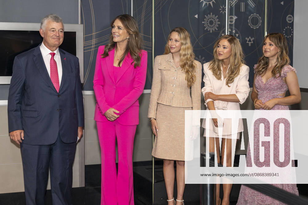 WILLIAM P. LAUDER, ELIZABETH HURLEY, MIRANDA MCKEON, BRIDGET BAHL and KATIE THURSTON visit the Empire State Building in New York to honor Breast Cancer Awareness Month and the Breast Cancer Campaign with The Estee Lauder Company. 1 October 2026 New York USA - ZUMAa265 20261001_zep_a265_001