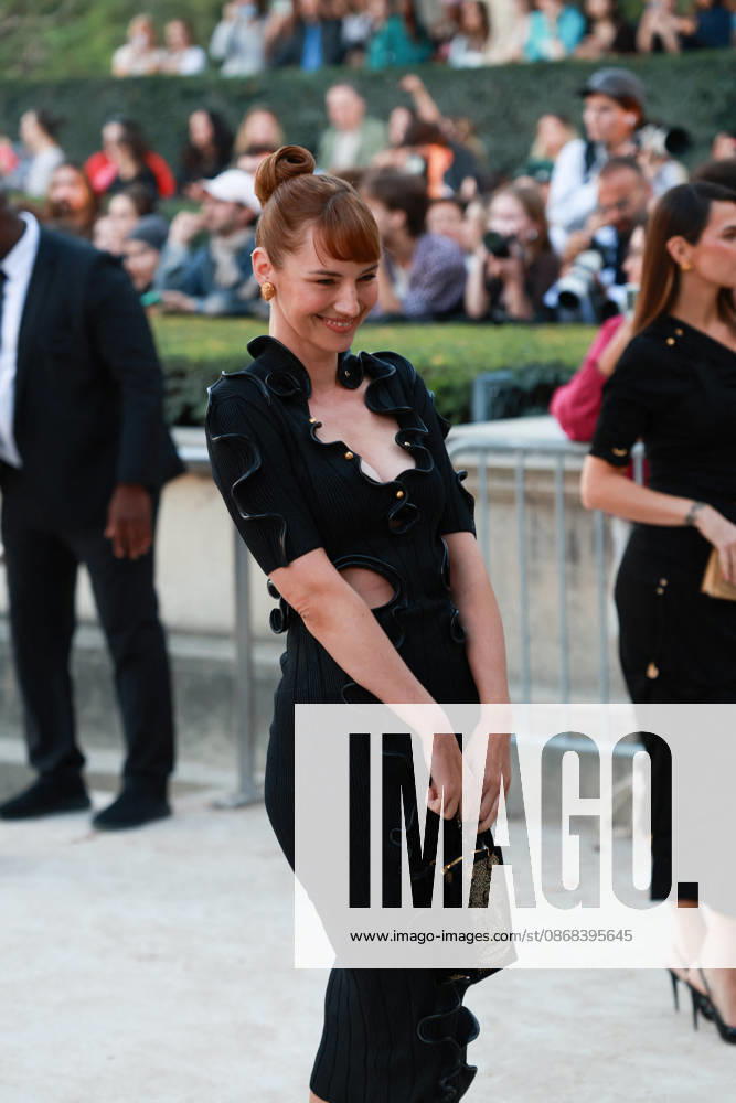 Louise Bourgoin at the Schiaparelli Spring Summer 2027 Women’s Ready-to-Wear Collection fashion show during Paris Fashion Week (PFW) on October 1, 2026. Florian Lavielle, Bestimage. Schiaparelli’s Spring Summer 2027 Women’s Ready-to-Wear Collection fashion show at Paris Fashion Week (PFW) on October 1, 2026, Paris, France