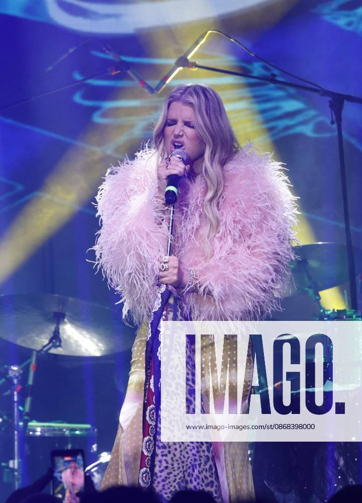 TO - 45312 - Mexico City - 02 10 2026 - American singer Jessica Simpson during her performance at La Maraka in Mexico City..Clasos photo Ciudad De Mexico Mexico - ZUMAcs4_ 20261002_faa_cs4_006