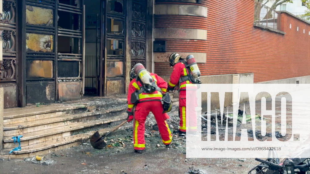 School Facade Burned During Student Blockade - Paris Videograbs - Firefighters work at the scene following an early morning blaze that damaged the facade of Gaston-Bachelard High School in the 13th arrondissement. The incident occurred as nationwide student blockades forced the closure of more than 400 high schools amid mounting political and security tensions. Paris, France, October 2, 2026. Photo by CLPRESS ABACAPRESS.COM Paris Ile-de-France France