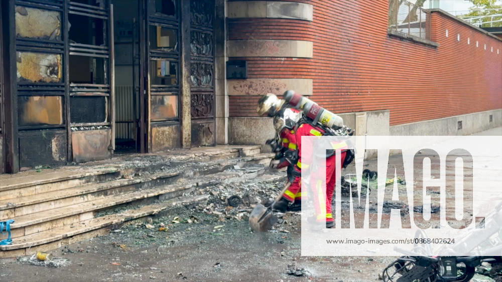 School Facade Burned During Student Blockade - Paris Videograbs - Firefighters work at the scene following an early morning blaze that damaged the facade of Gaston-Bachelard High School in the 13th arrondissement. The incident occurred as nationwide student blockades forced the closure of more than 400 high schools amid mounting political and security tensions. Paris, France, October 2, 2026. Photo by CLPRESS ABACAPRESS.COM Paris Ile-de-France France