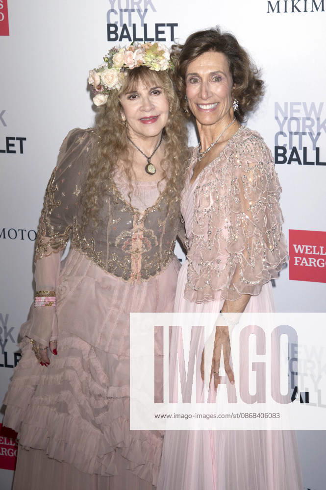 Stevie Nicks und Emily Blavatnik bei der New York City Ballet 2026 Fall Fashion Gala im David H. Koch Theater im Lincoln Center. New York