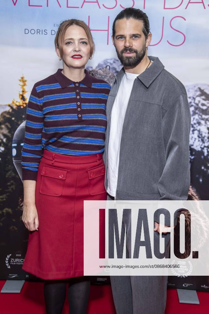 ABB FRAUWINKLER- Laura Tonke und Josef Ellers auf dem roten Teppich beim Special Screening des Kino Films Frau Winkler verlaesst das Haus im Cinema Parisl in Berlin 01.10.2026 Berlin Deutschland