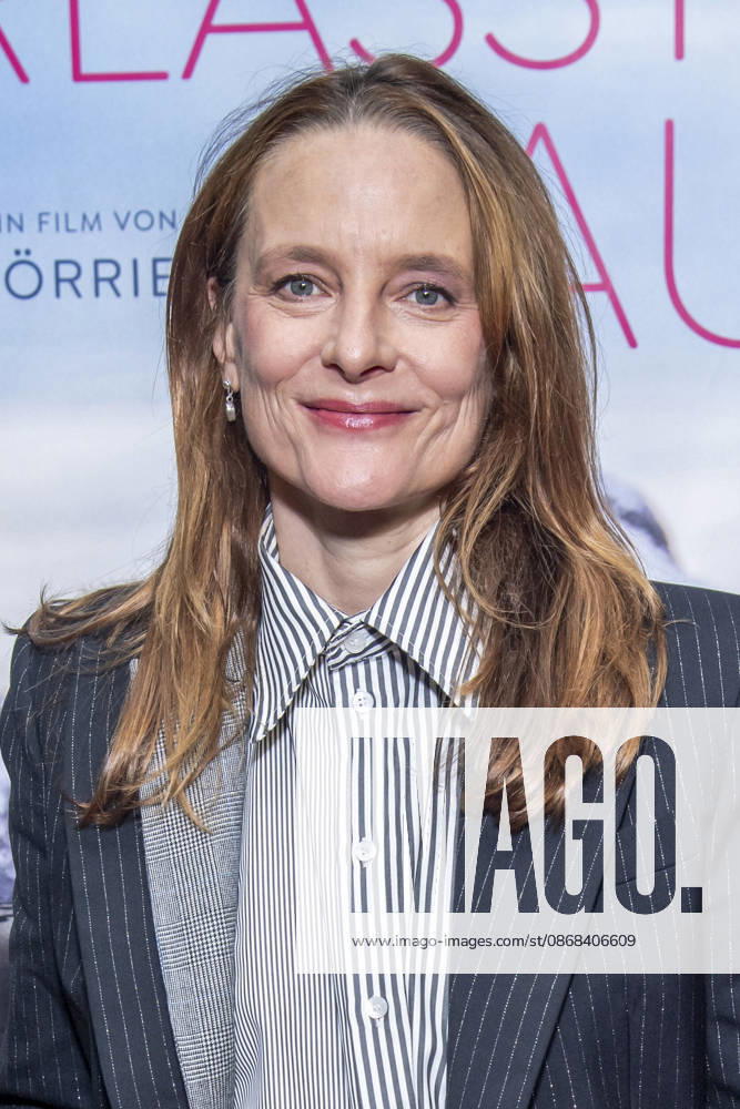 ABB FRAUWINKLER- Anne Ratte-Polle auf dem roten Teppich beim Special Screening des Kino Films Frau Winkler verlaesst das Haus im Cinema Parisl in Berlin 01.10.2026 Berlin Deutschland