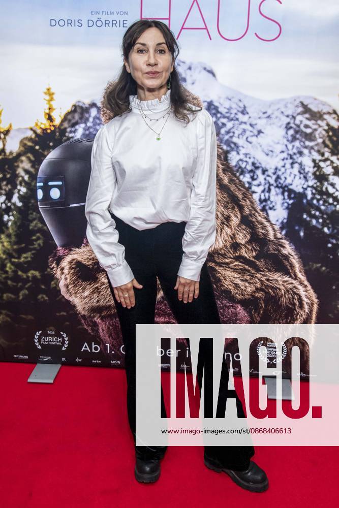 ABB FRAUWINKLER- Kathrin Angerer auf dem roten Teppich beim Special Screening des Kino Films Frau Winkler verlaesst das Haus im Cinema Parisl in Berlin 01.10.2026 Berlin Deutschland
