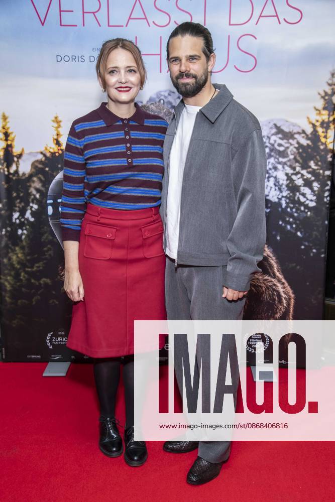 ABB FRAUWINKLER- Laura Tonke und Josef Ellers auf dem roten Teppich beim Special Screening des Kino Films Frau Winkler verlaesst das Haus im Cinema Parisl in Berlin 01.10.2026 Berlin Deutschland