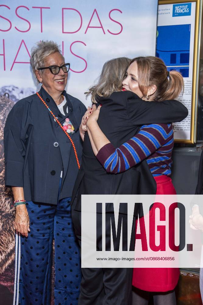 ABB FRAUWINKLER- Doris Doerrie Angela Winkler und Laura Tonke auf dem roten Teppich beim Special Screening des Kino Films Frau Winkler verlaesst das Haus im Cinema Parisl in Berlin 01.10.2026 Berlin Deutschland