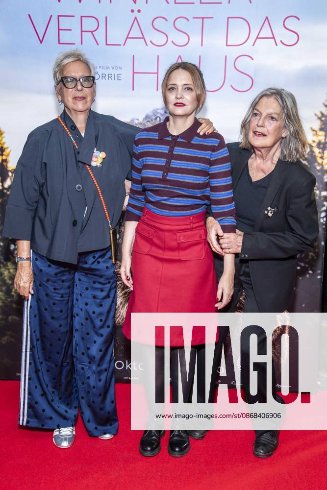 ABB FRAUWINKLER- Doris Doerrie Angela Winkler und Laura Tonke auf dem roten Teppich beim Special Screening des Kino Films Frau Winkler verlaesst das Haus im Cinema Parisl in Berlin 01.10.2026 Berlin Deutschland