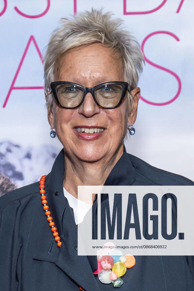 ABB FRAUWINKLER- Doris Doerrie Regisseurin auf dem roten Teppich beim Special Screening des Kino Films Frau Winkler verlaesst das Haus im Cinema Parisl in Berlin 01.10.2026 Berlin Deutschland