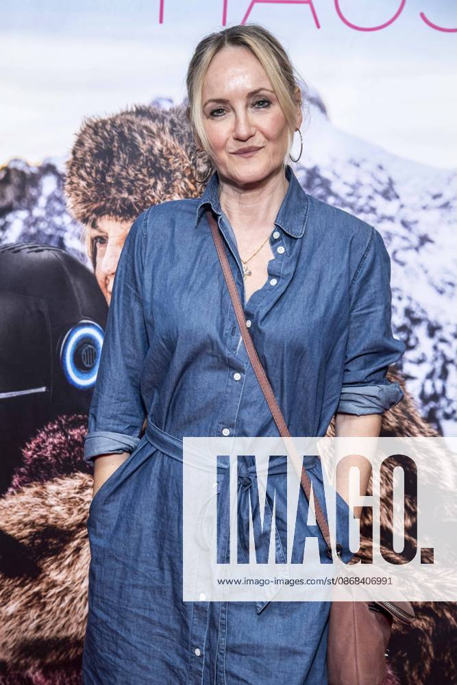 ABB FRAUWINKLER- Katharine Mehrling auf dem roten Teppich beim Special Screening des Kino Films Frau Winkler verlaesst das Haus im Cinema Parisl in Berlin 01.10.2026 Berlin Deutschland