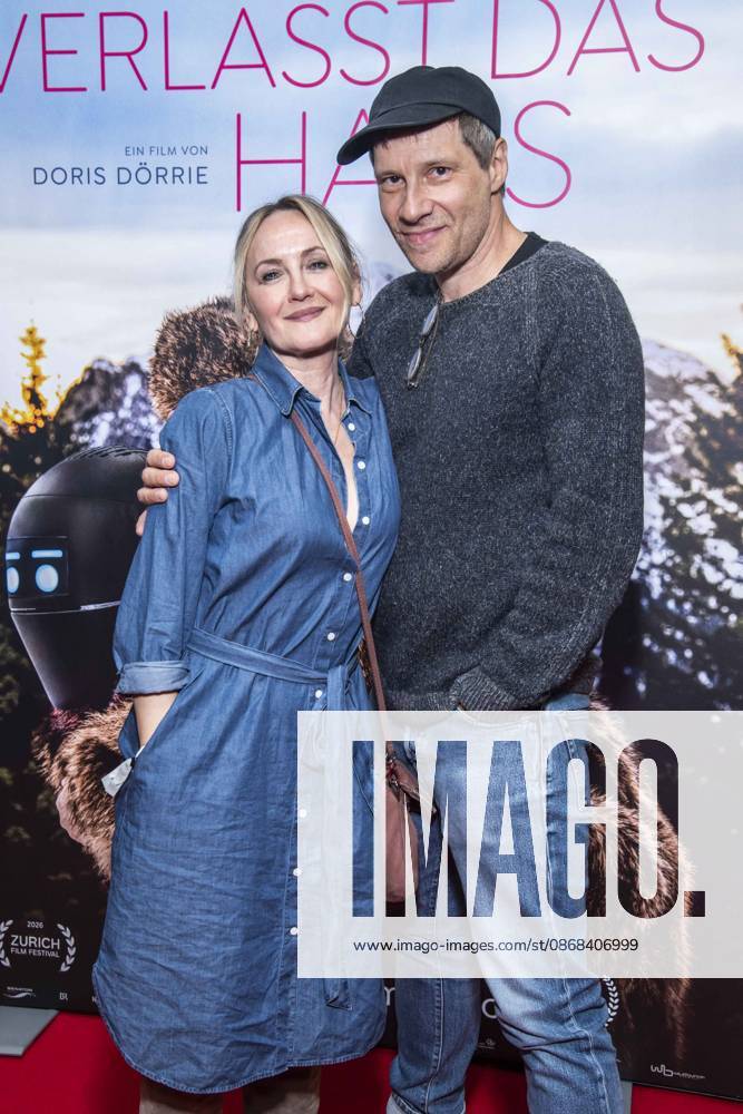 ABB FRAUWINKLER- Katharine Mehrling und Tilmar Kuhn auf dem roten Teppich beim Special Screening des Kino Films Frau Winkler verlaesst das Haus im Cinema Parisl in Berlin 01.10.2026 Berlin Deutschland